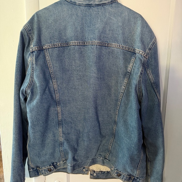 Levi’s Sherpa trucker jacket - Picture 2 of 3